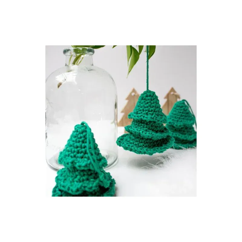 Kit amigurumi sapin de Noël Ruby Jade au crochet : vue 1