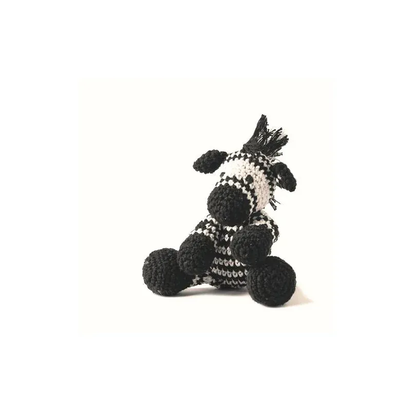 Kit amigurumi zèbre noir Zizi au crochet Hoooked : vue 1