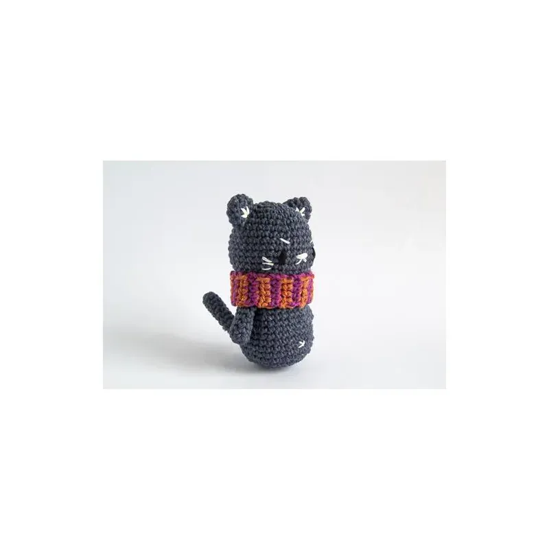 Kit crochet amigurumi chat porte-bonheur débutant : vue 1